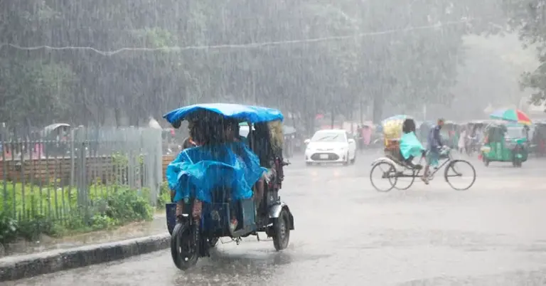 বৃষ্টিতে জনজীবনে স্বস্তি